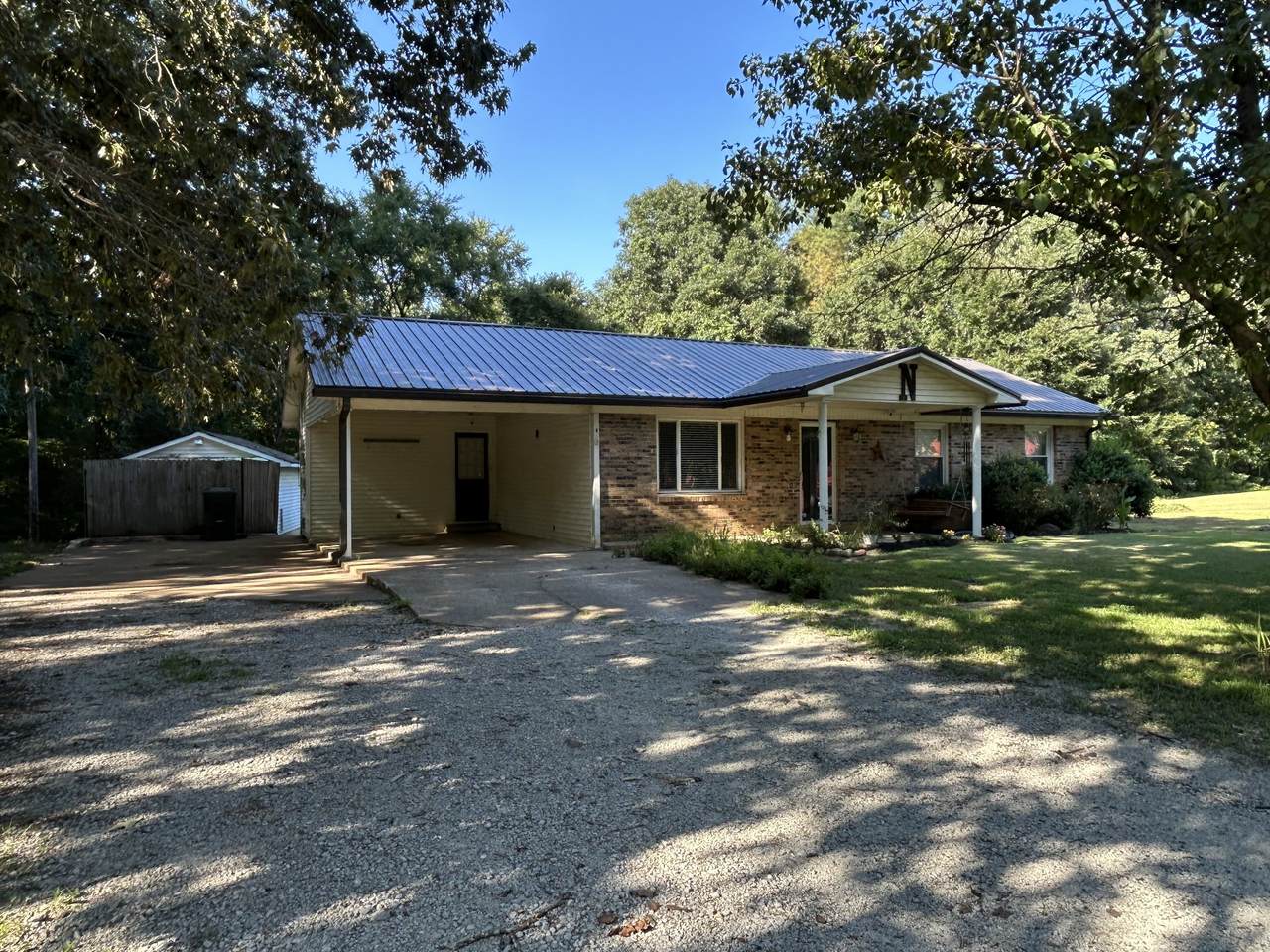106 Shore Dr - Photo 1