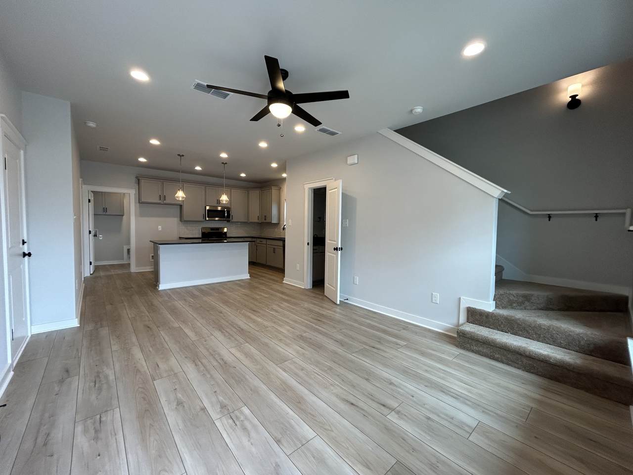 https://bt-photos.global.ssl.fastly.net/nashville/1280_boomver_1_RTC3316032-1.jpg