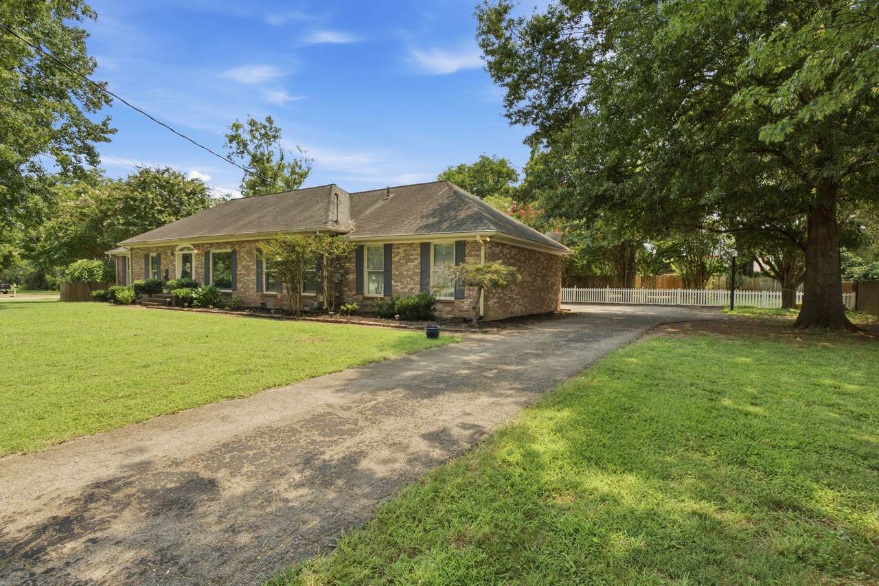 https://bt-photos.global.ssl.fastly.net/nashville/1280_boomver_1_RTC3316096-1.jpg