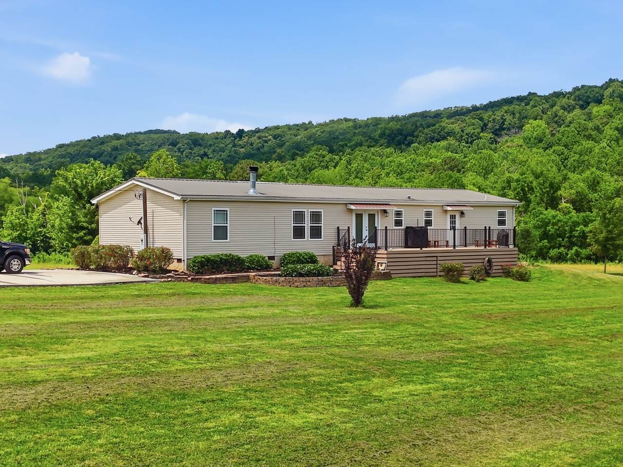 813 Ward Rd - Photo 1