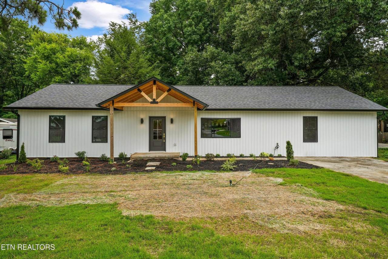 412 Sherwood Drive - Photo 1