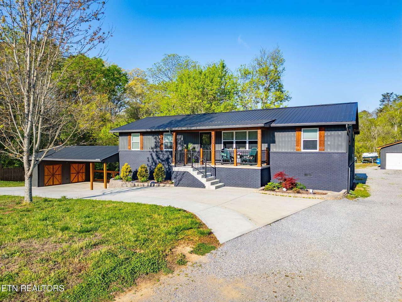 6414 Pine Grove Rd - Photo 1