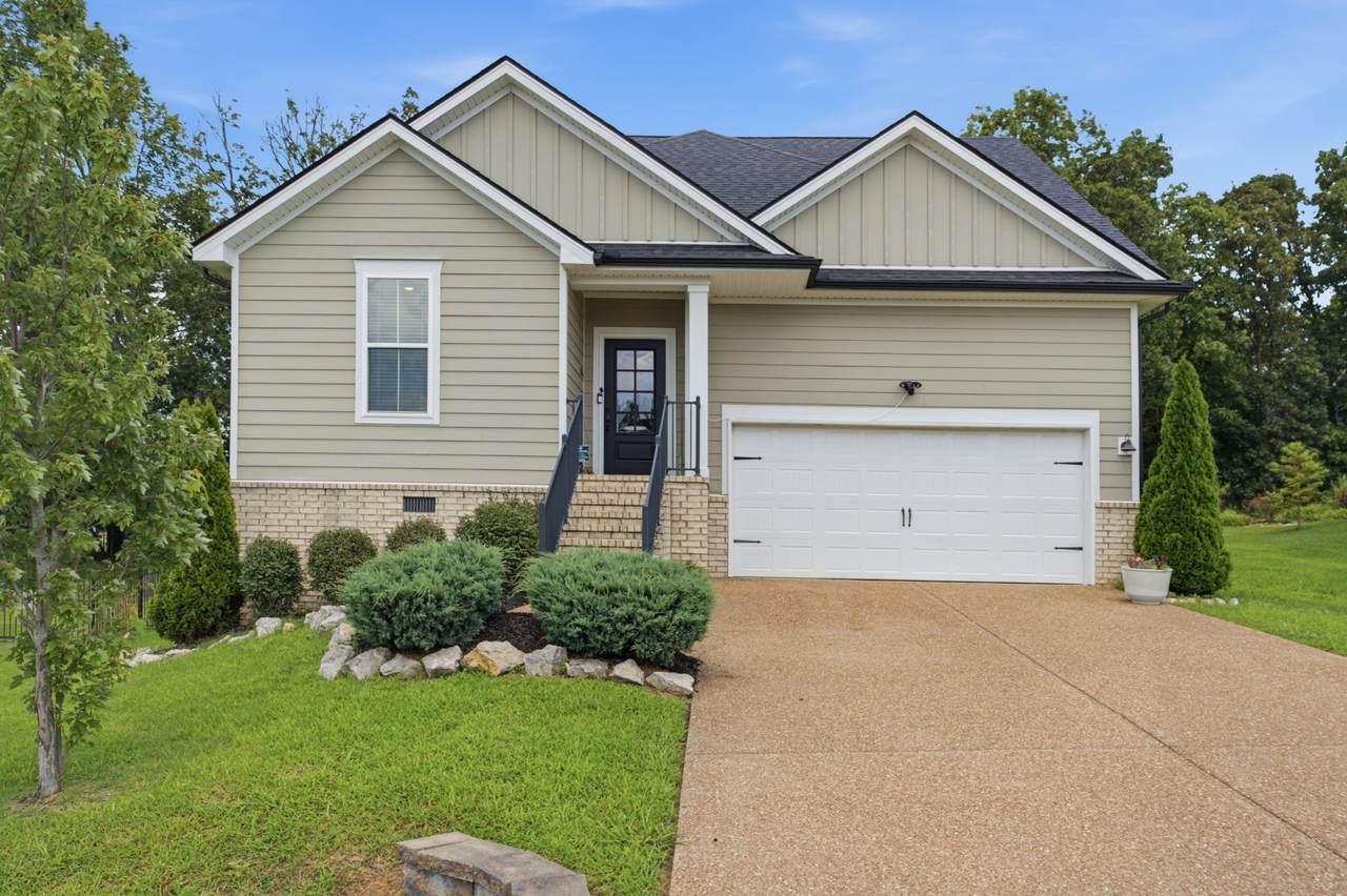 271 Christine Dr - Photo 1