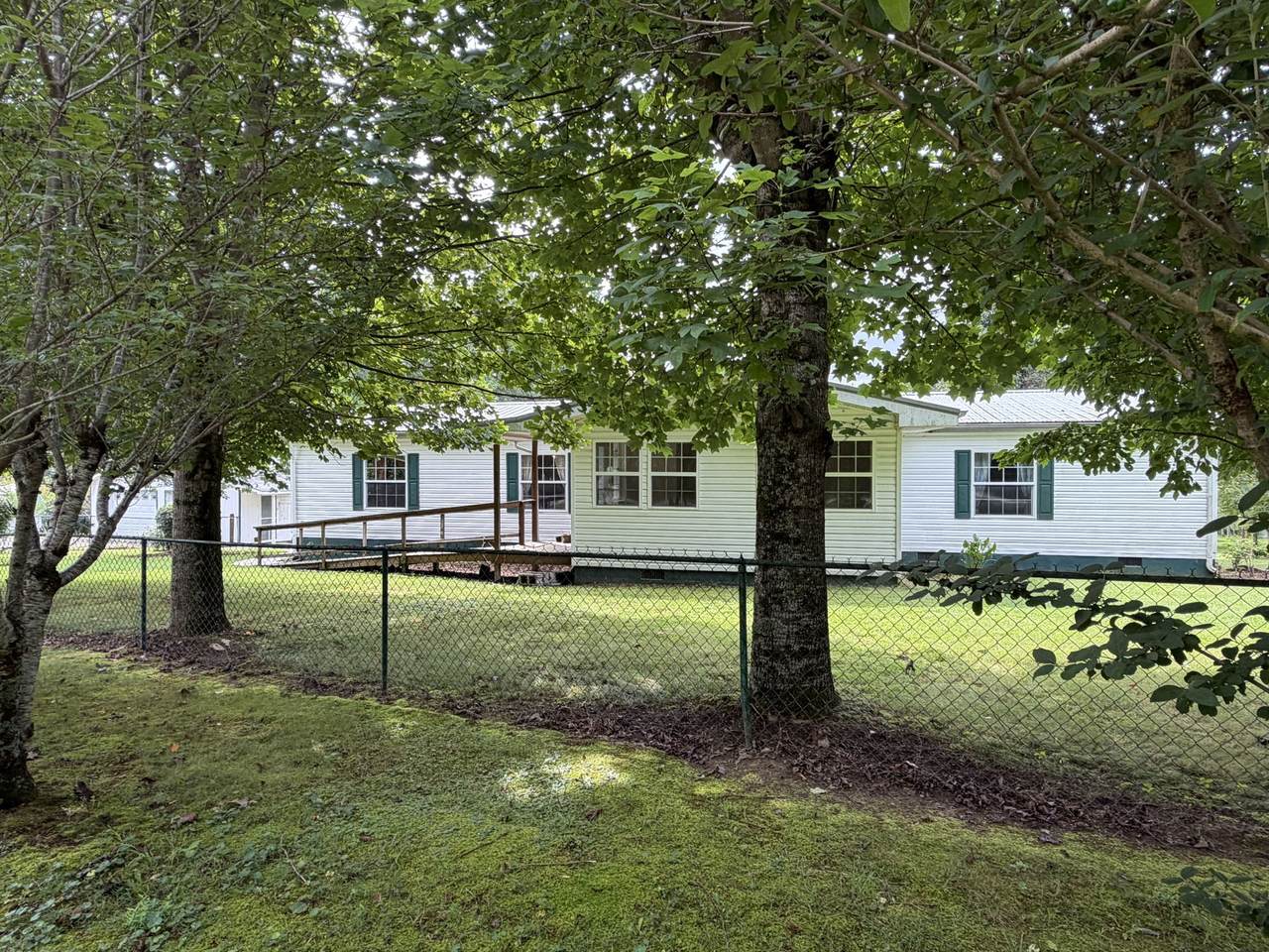 https://bt-photos.global.ssl.fastly.net/nashville/1280_boomver_1_RTC3318491-1.jpg