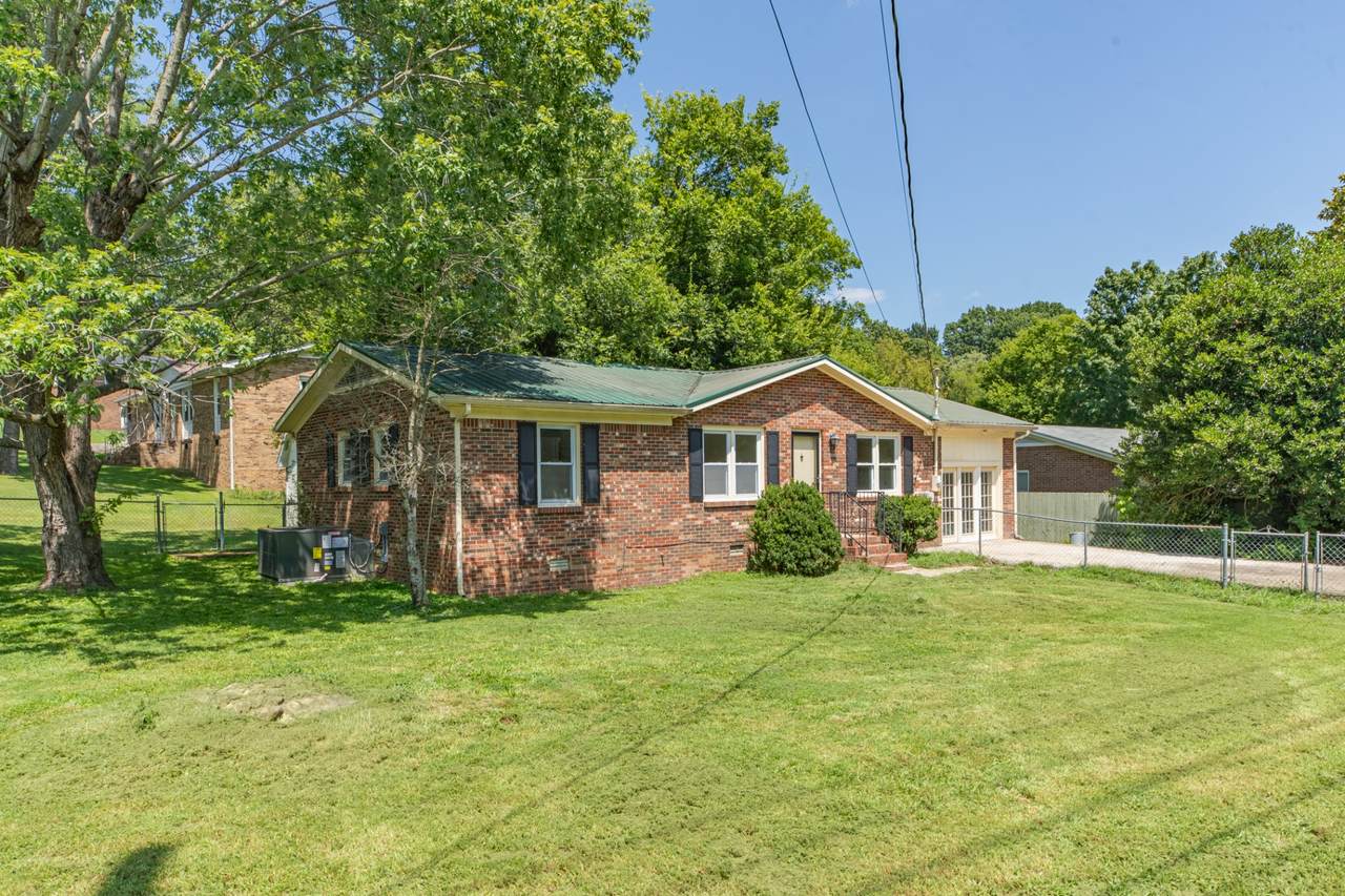 548 Spring St - Photo 1