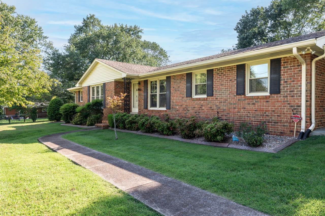 618 Fairlane Dr - Photo 1