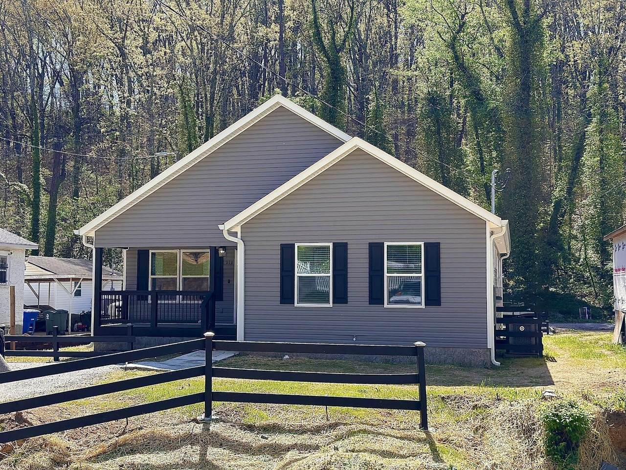 918 Shallowford Road - Photo 1