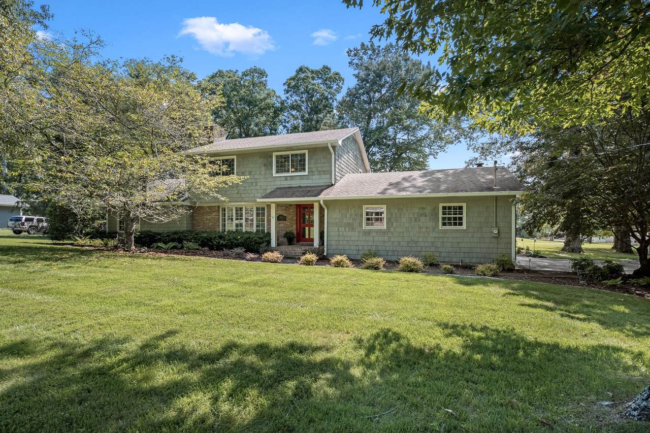 1804 Country Club Dr - Photo 1