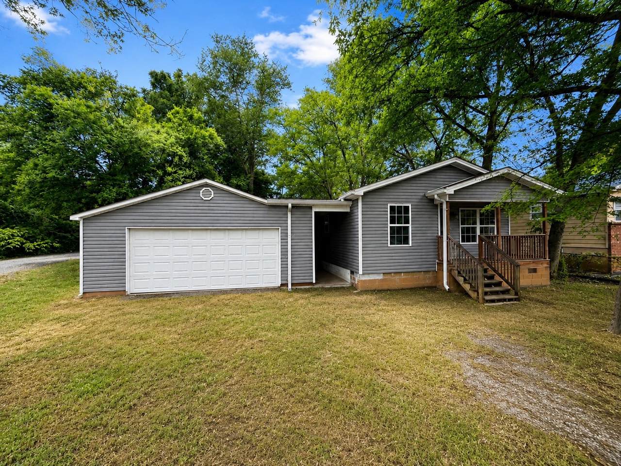 1203 Sholar Ave - Photo 1