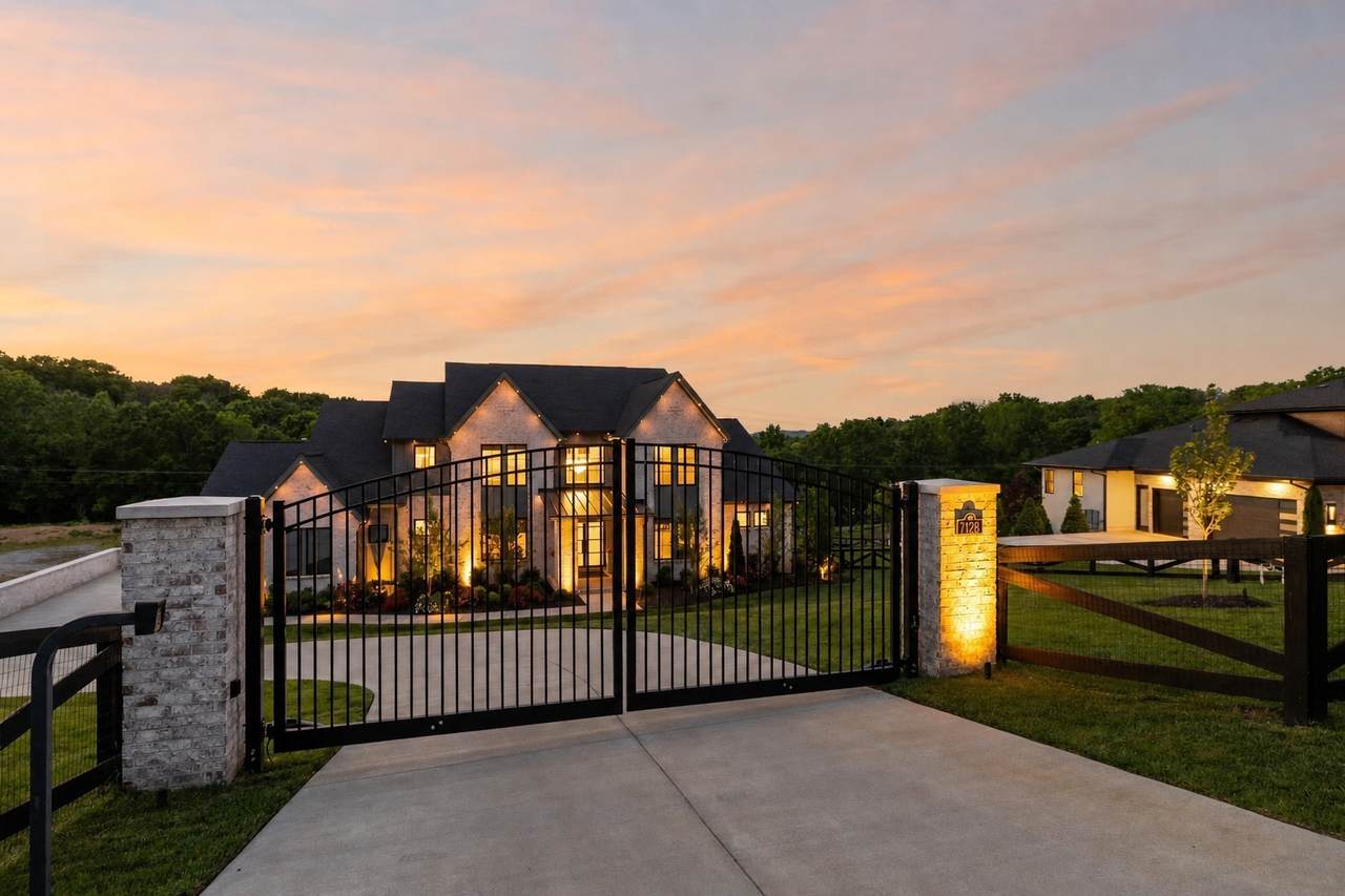 https://bt-photos.global.ssl.fastly.net/nashville/1280_boomver_1_RTC3319950-1.jpg