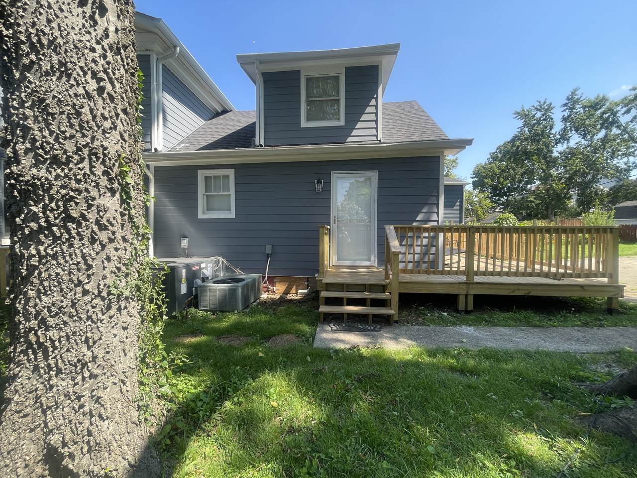 1026 Villa Pl - Photo 1