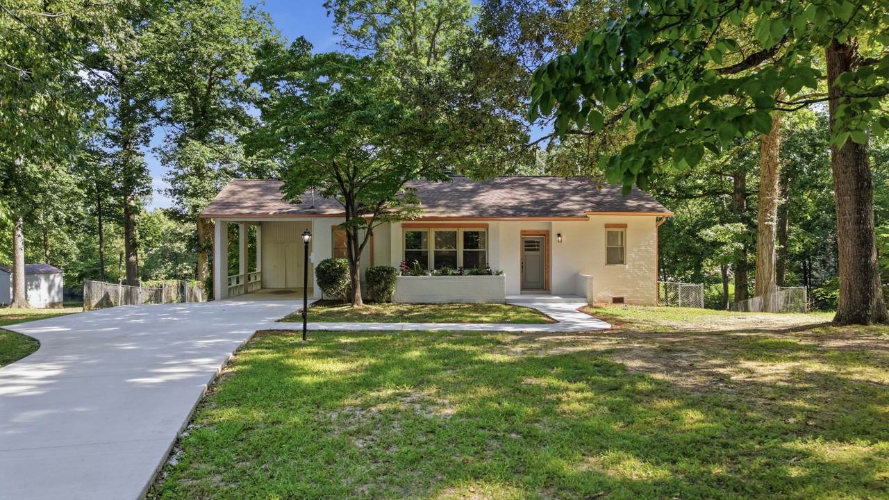 110 Point Cir - Photo 1