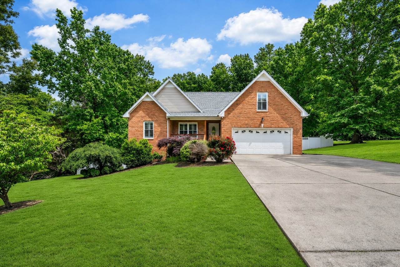 206 Eastwood Dr - Photo 1