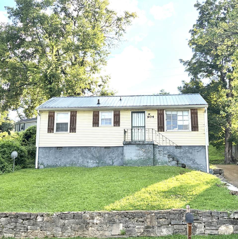 904 South 14th Street - Photo 1