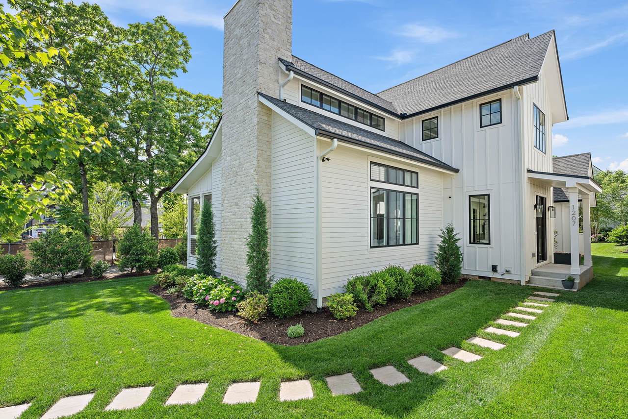 1207 Sweetbriar Avenue - Photo 1