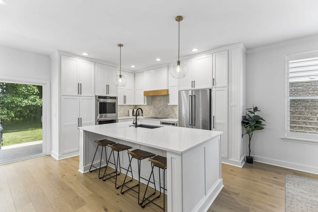 744 Bench Ln - Photo 1