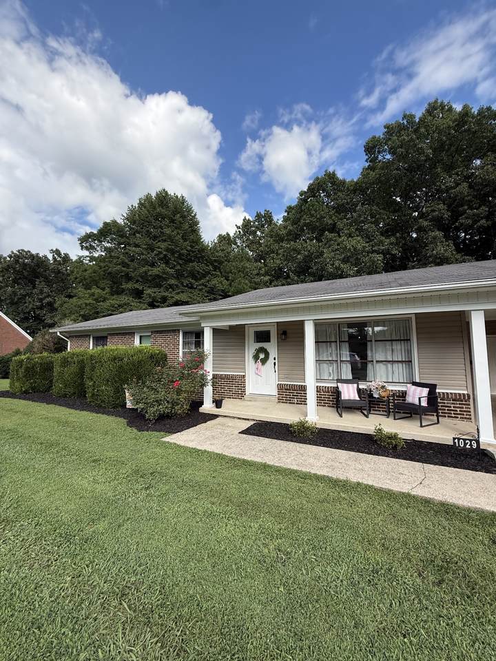 1029 Pine Cir - Photo 1