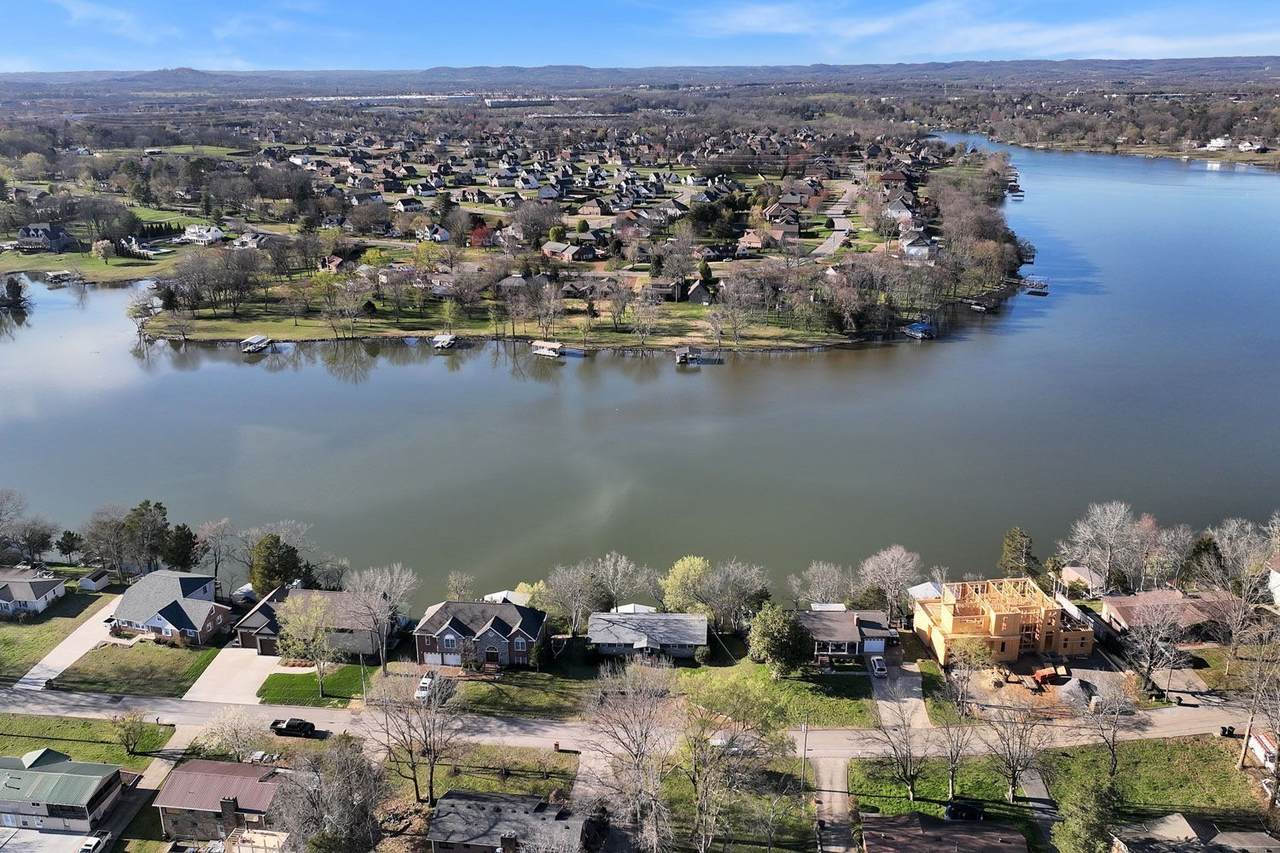 939 Aqua Dr - Photo 1