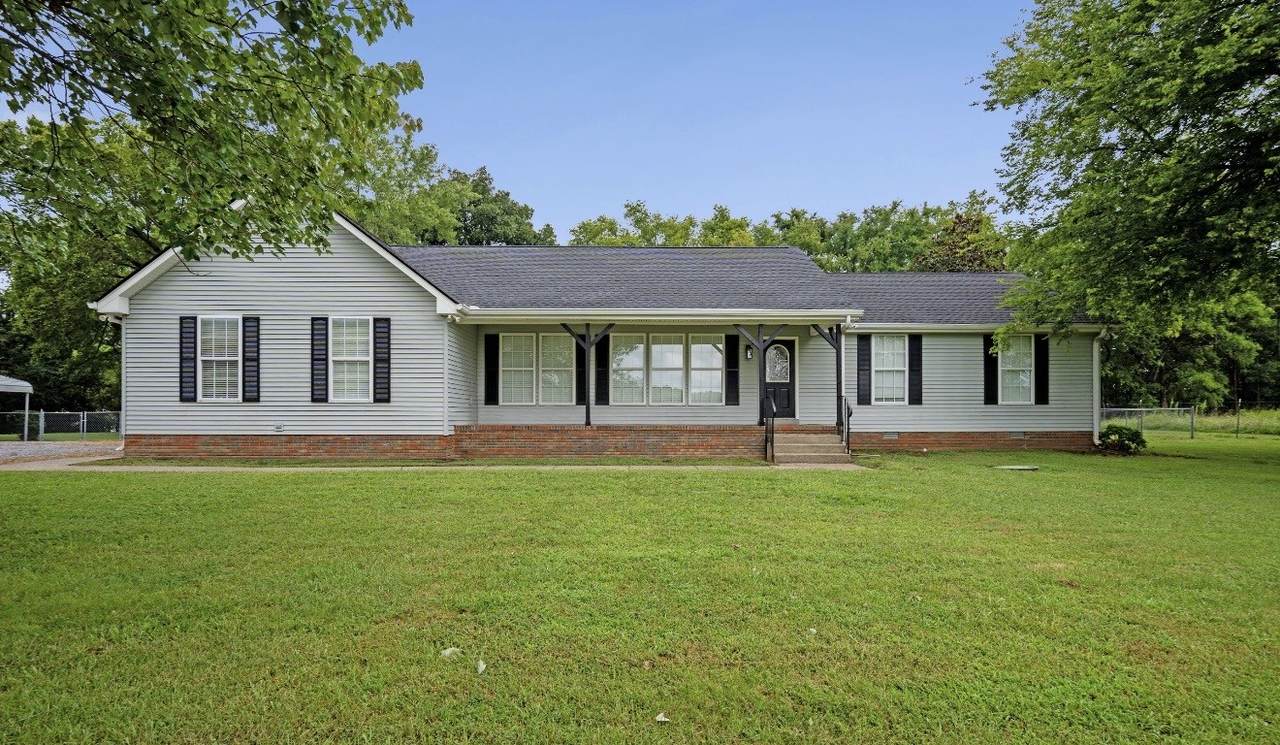 741 Trousdale Ferry Pike - Photo 1