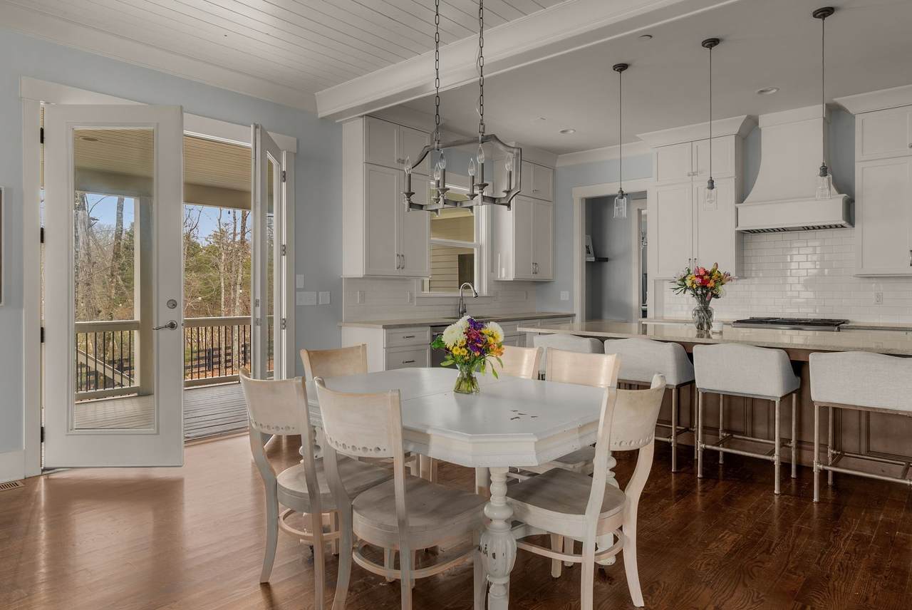 201 Gilchrist South Cir - Photo 1