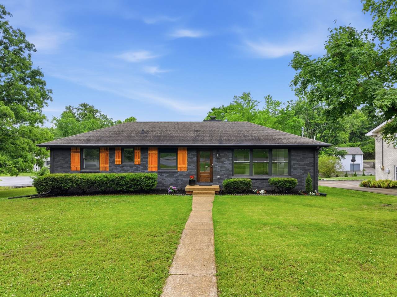 201 Overcrest Ct - Photo 1