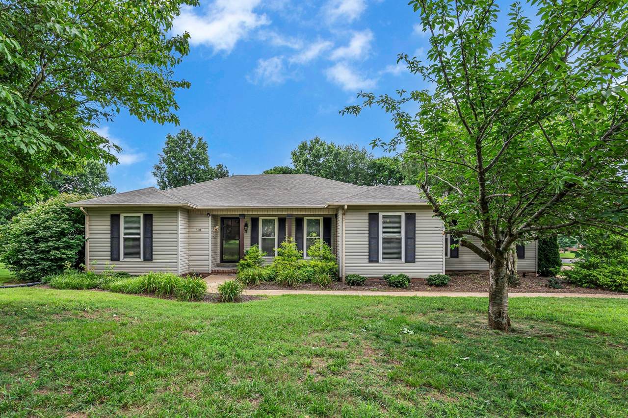 801 Douglas Dr - Photo 1