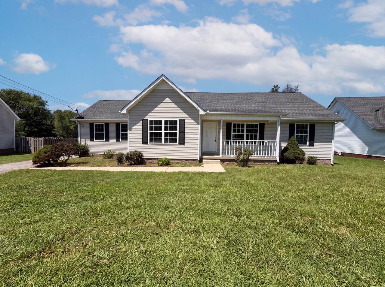 125 Ivanhoe Ct - Photo 1