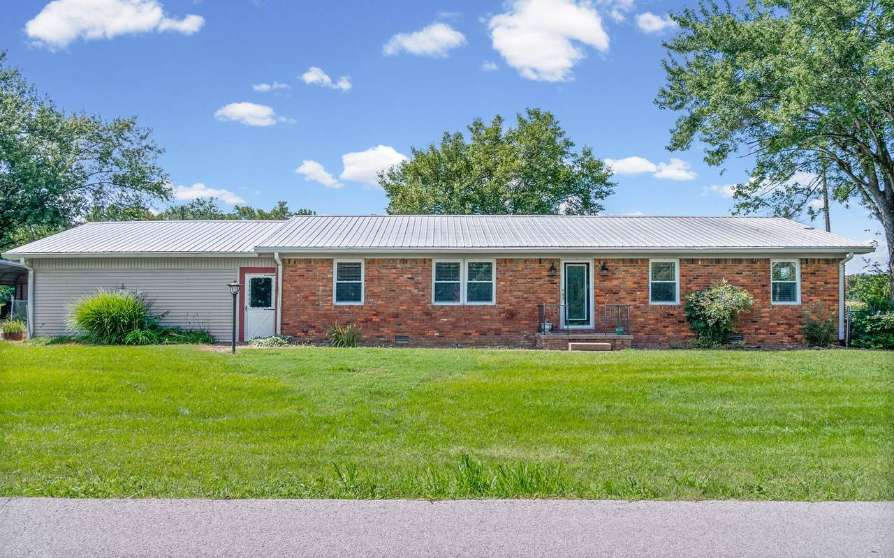 421 Lewis Rd - Photo 1