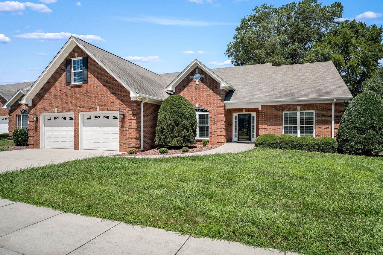 123 Magnolia Glen Circle - Photo 1