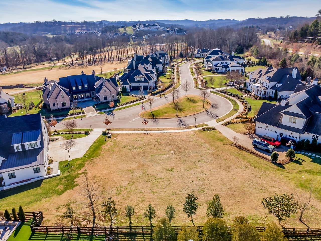 7211 Shagbark Ln - Photo 1