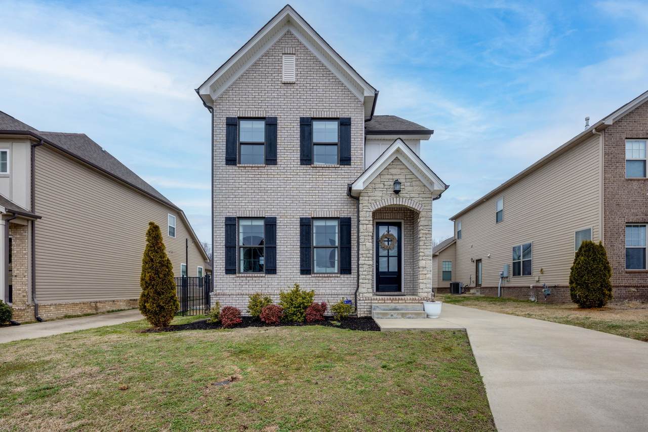 1645 Brockton Ln - Photo 1