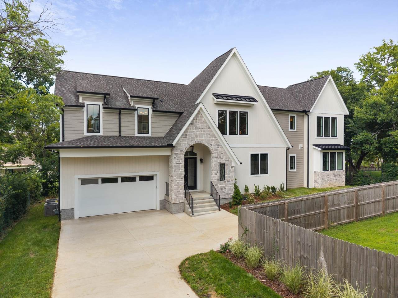 2018 Overhill Dr - Photo 1