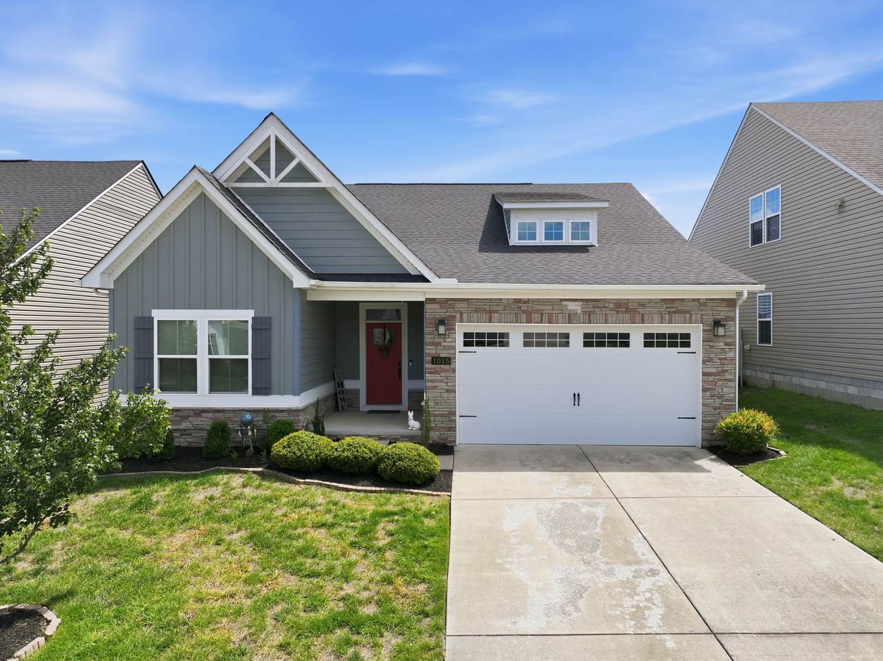 1015 Carnation Dr - Photo 1