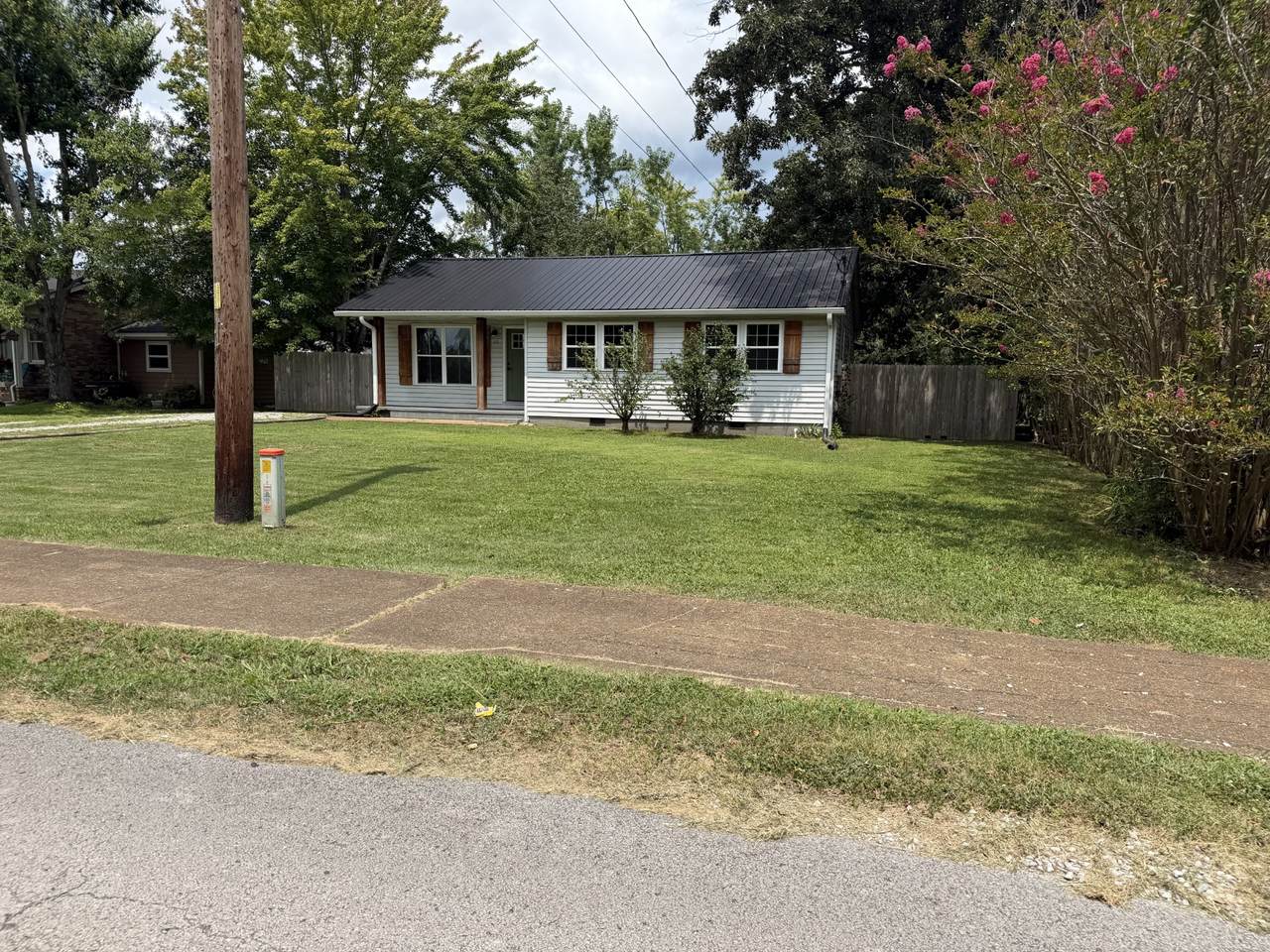 15 Forrest Ave - Photo 1