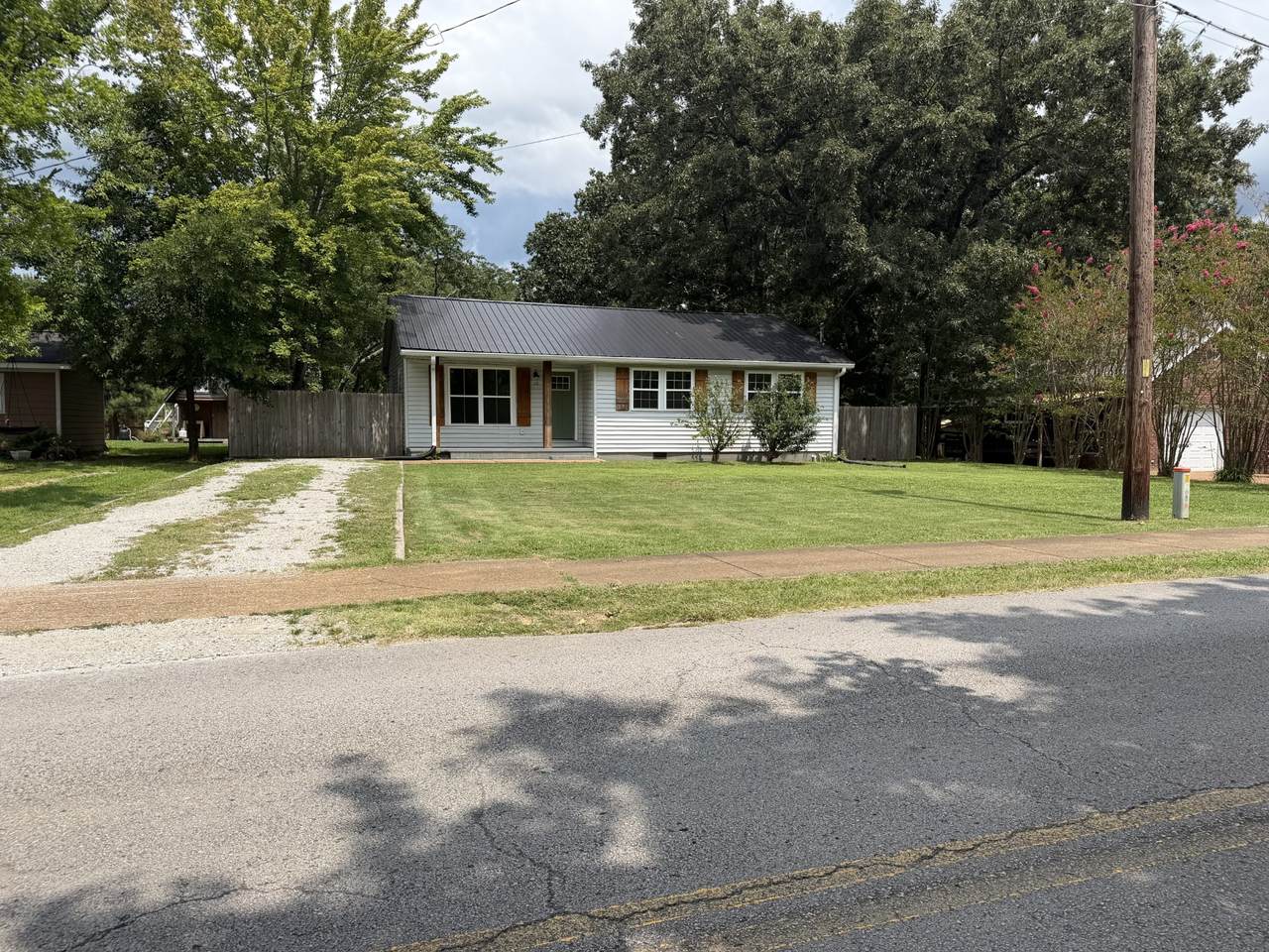 https://bt-photos.global.ssl.fastly.net/nashville/1280_boomver_1_RTC3333865-1.jpg