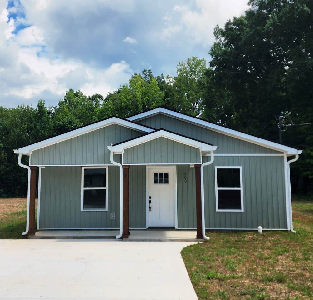 900 East Decherd Street - Photo 1