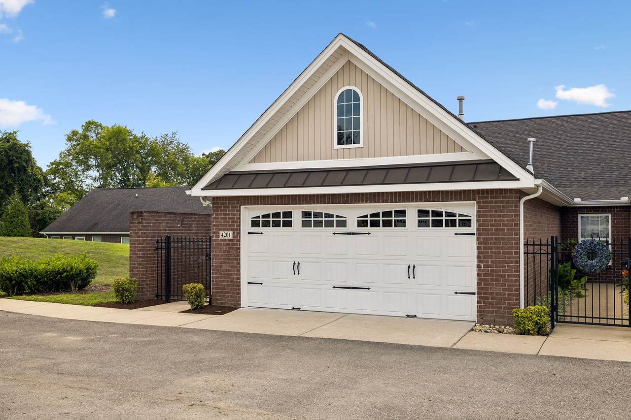 395 Devon Chase Hl - Photo 1