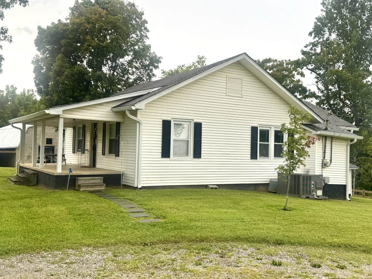 1613 Shipley Rd - Photo 1