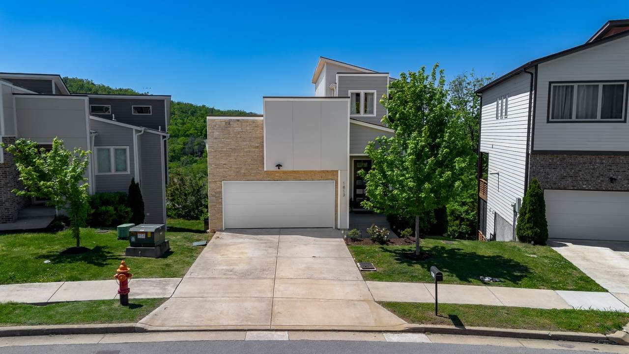 1813 Sprucewood Ln - Photo 1