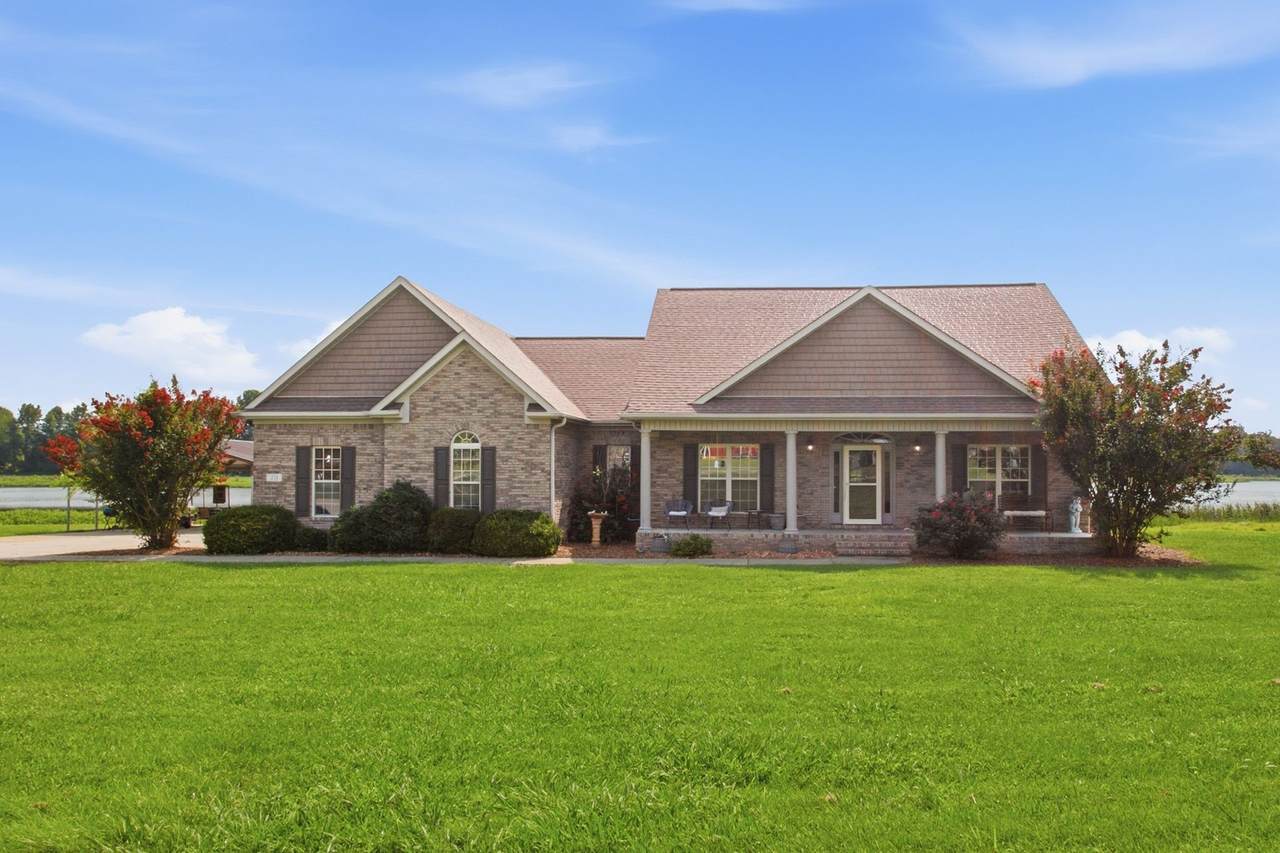 20 Rebecca West Rd - Photo 1