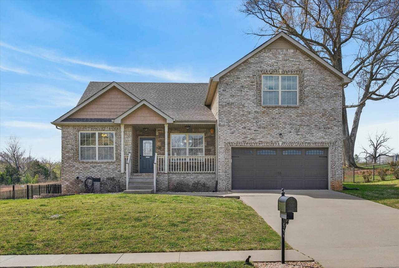 301 Ivy Bend Cir - Photo 1