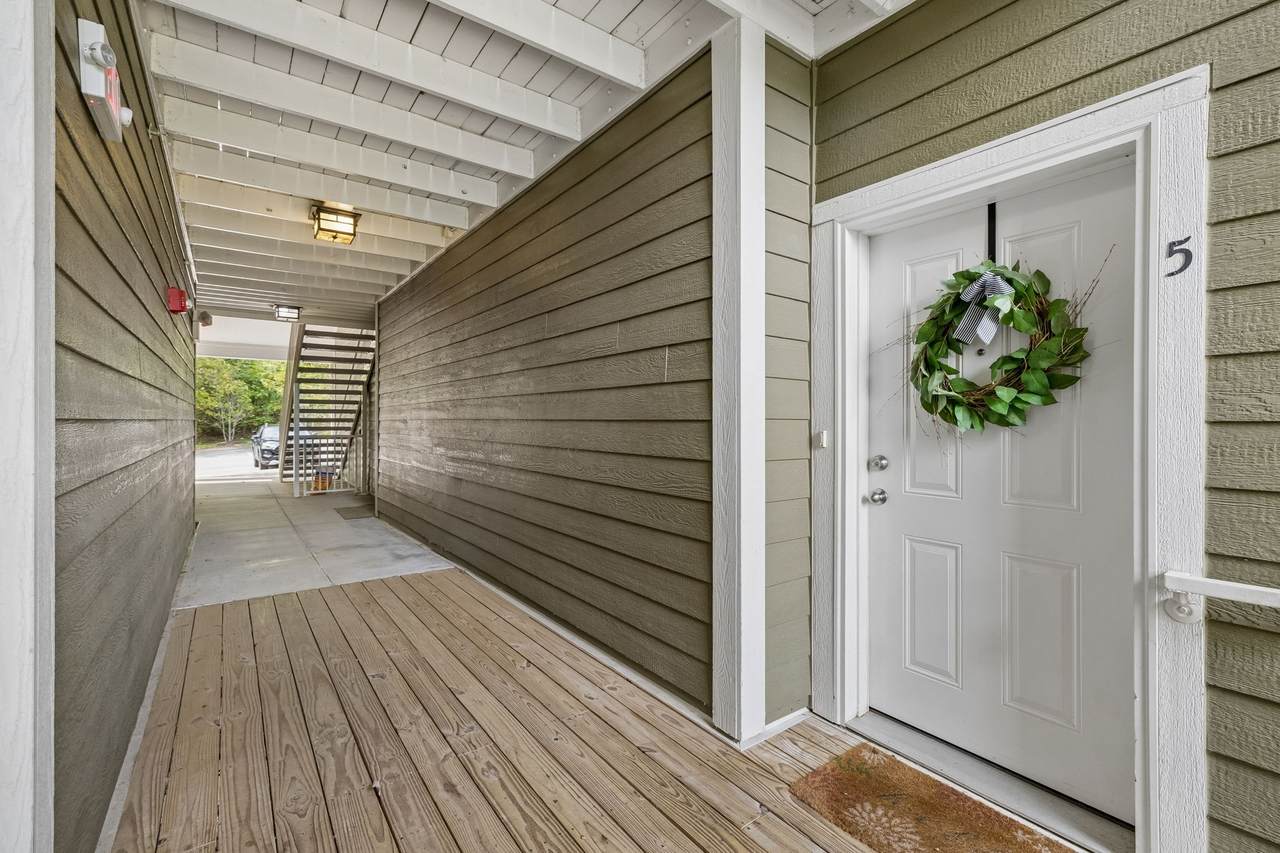 8601 Peckham Ln - Photo 1
