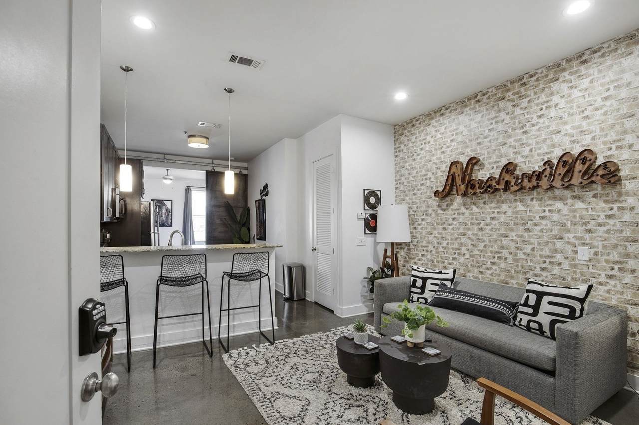 210 30th Ave - Photo 1