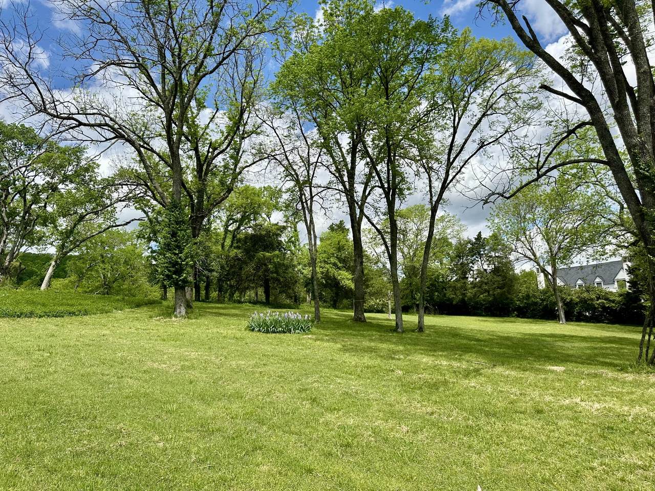 https://bt-photos.global.ssl.fastly.net/nashville/1280_boomver_1_RTC3336157-1.jpg