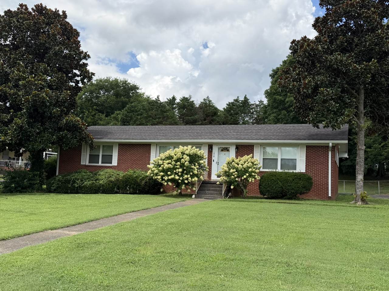 1610 June Ave - Photo 1