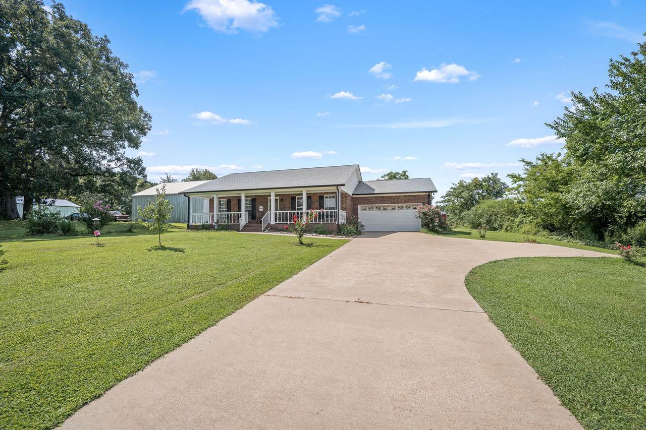 528 W Point Rd - Photo 1