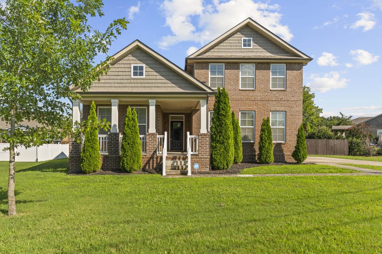 303 Twelve Oaks Ln - Photo 1