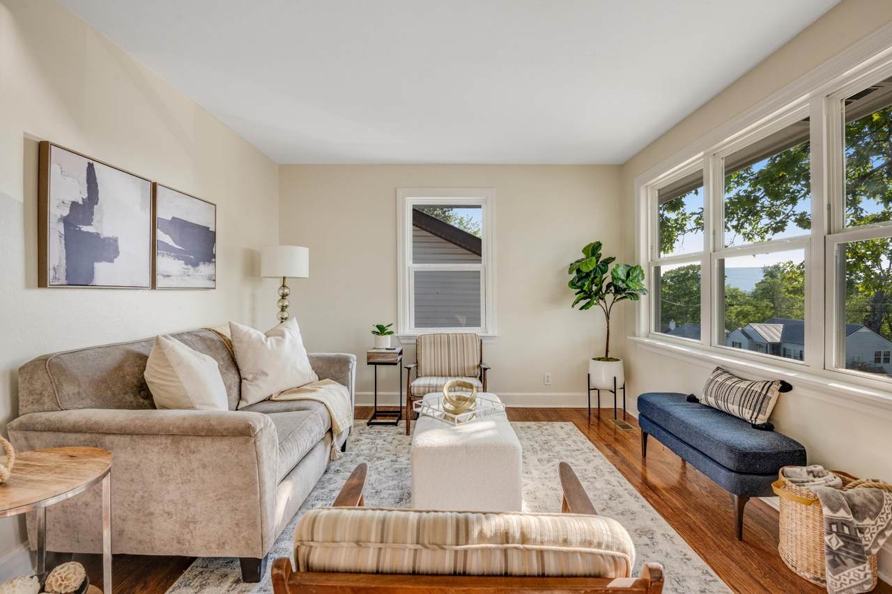 1130 N Chamberlain Avenue - Photo 1