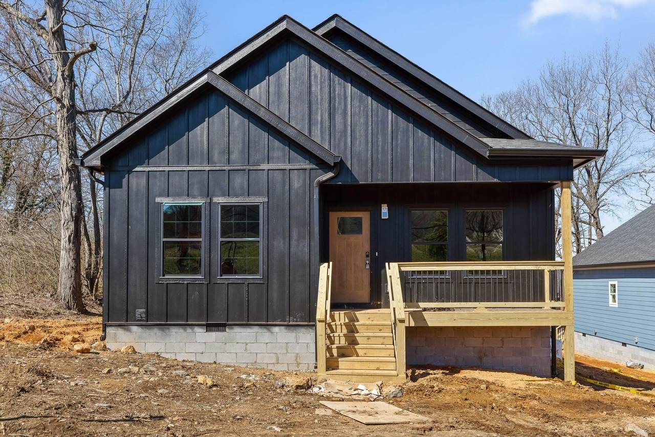 907 N Chamberlain Avenue - Photo 1