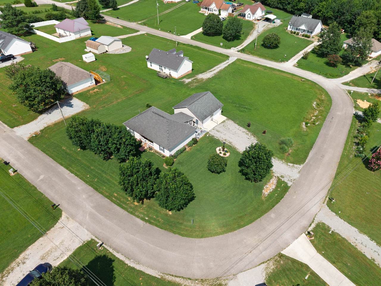 27 Ridgeline Dr - Photo 1